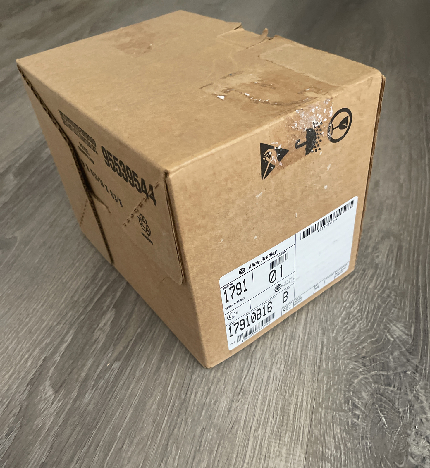 Allen Bradley 1791-OB16 Ser B OUTPUT MODULE 120VAC 0/16 Block 16 POINT NEW Open
