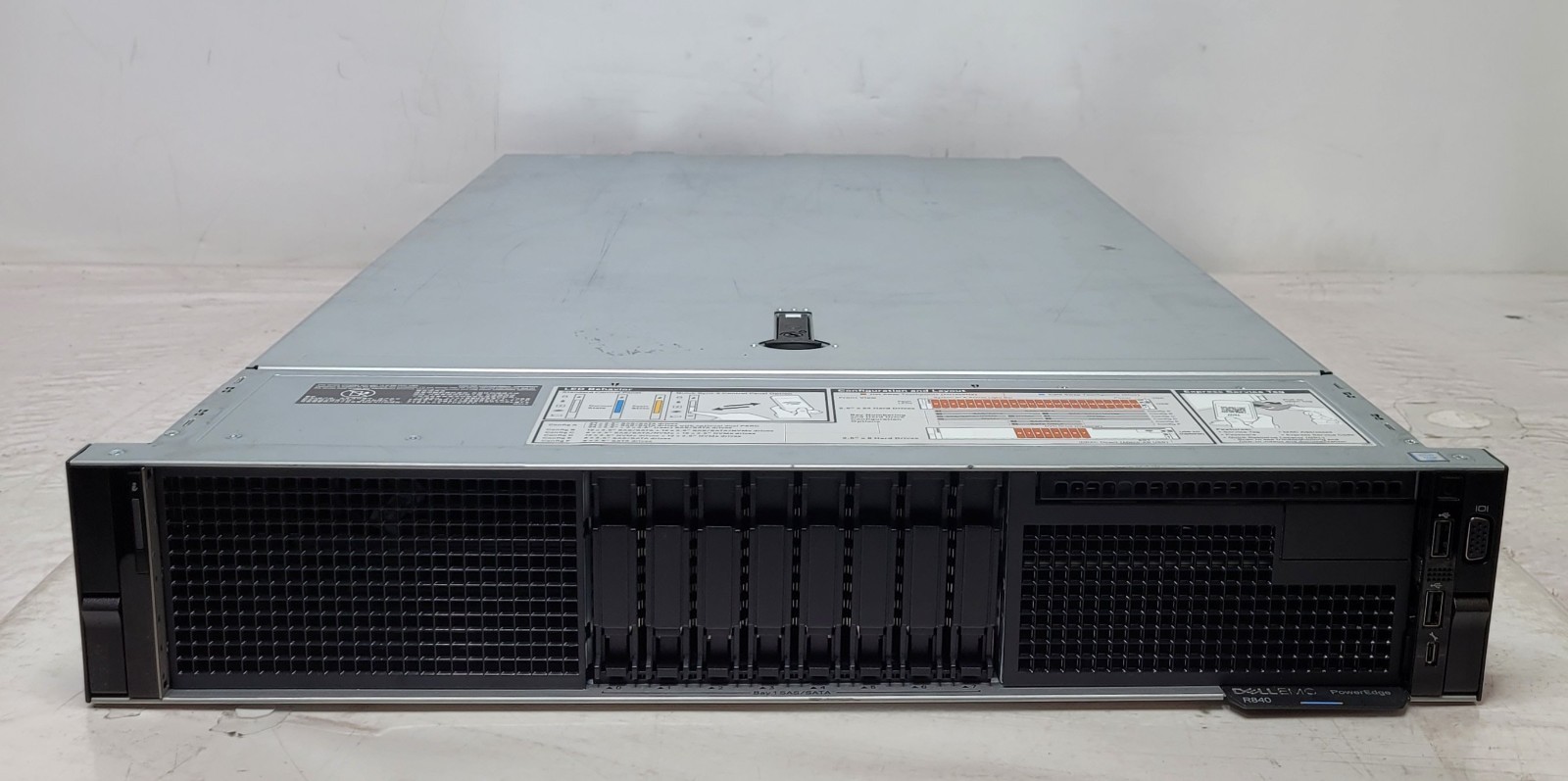 Dell EMC PowerEdge R840 Quad Xeon Gold 6238 @2.10GHz 64GB RAM No HDD H740P