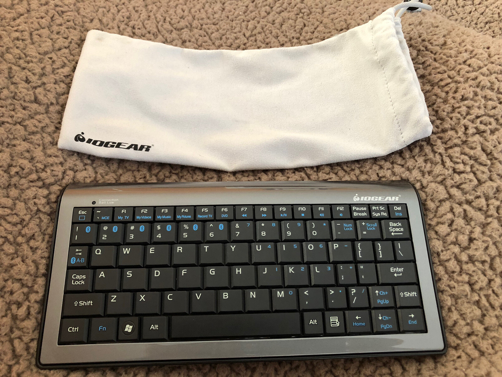 IOGEAR Multi-Link Mini BT Keyboard GKB601B Bluetooth EUC