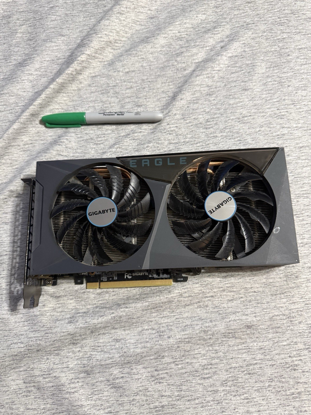 GIGABYTE GeForce RTX 3060 EAGLE OC 8 GB AS IS (FANS DONT WORK)