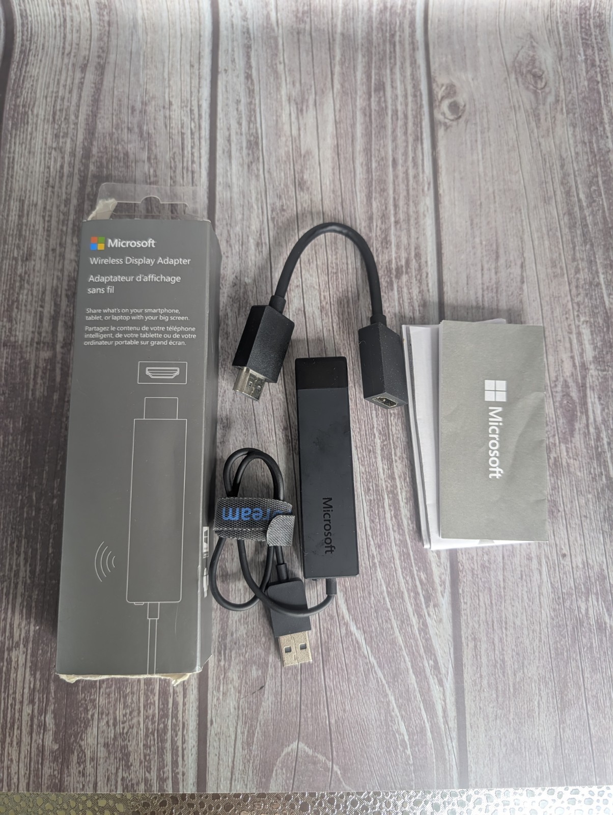 Microsoft Wireless Display Adapter Model 1628 CG4-00001 Miracast HDMI Receiver B