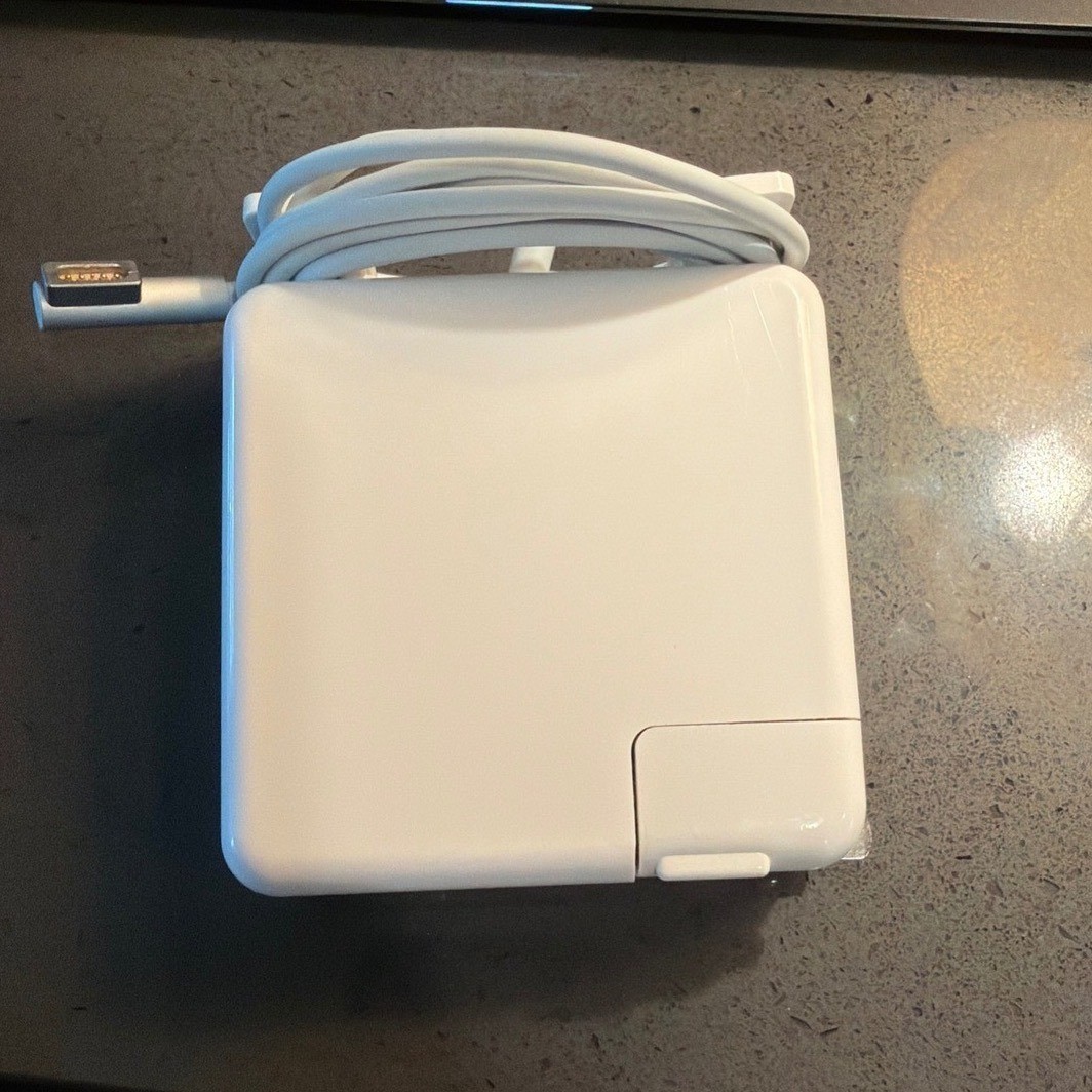 85W Replacement AC Adapter for Apple MacBook Pro A1172 MagSafe 1 L-Tip