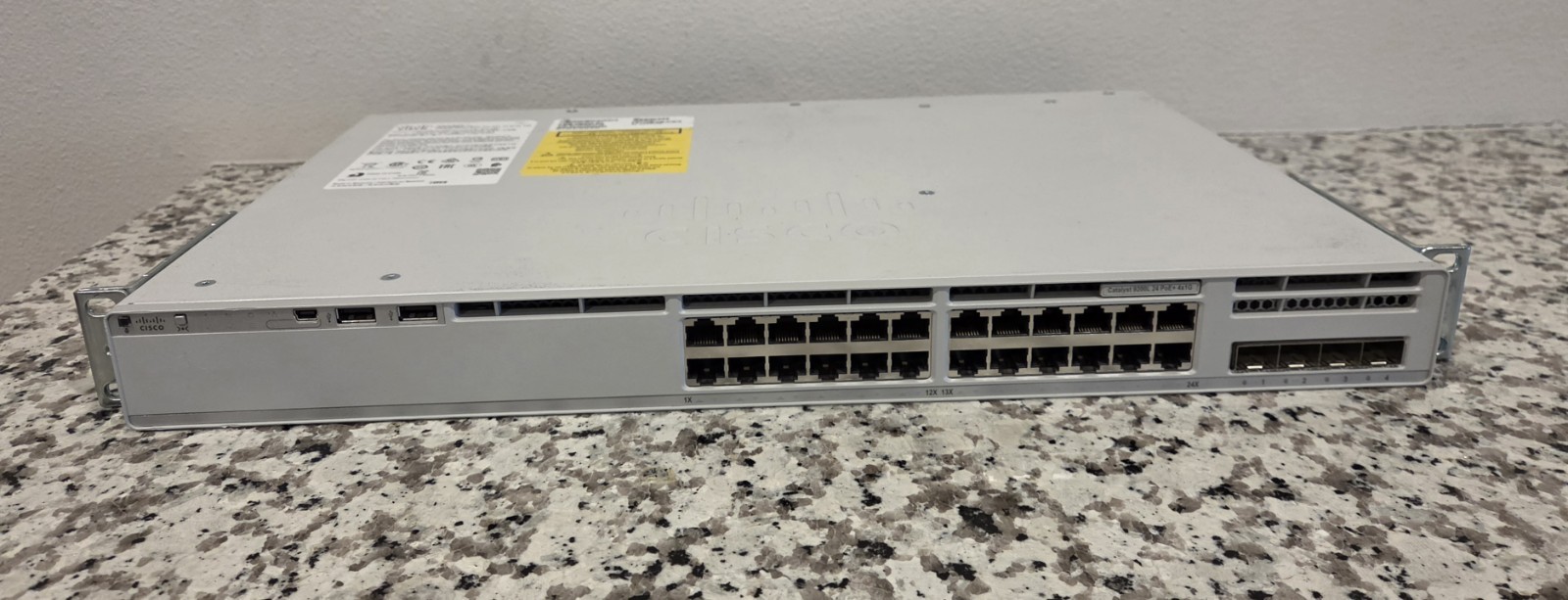 Cisco Catalyst C9200L-24P-4G-E Catalyst 24-Port Switch