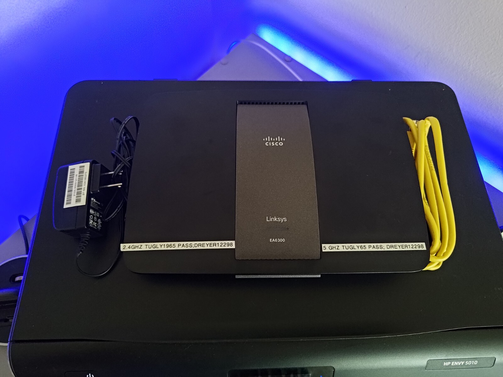 LINKSYS 4 PORT GIGABIT WIRELESS ROUTER EA6300 Dual Band 2.5ghz & 5ghz. COMPLETE