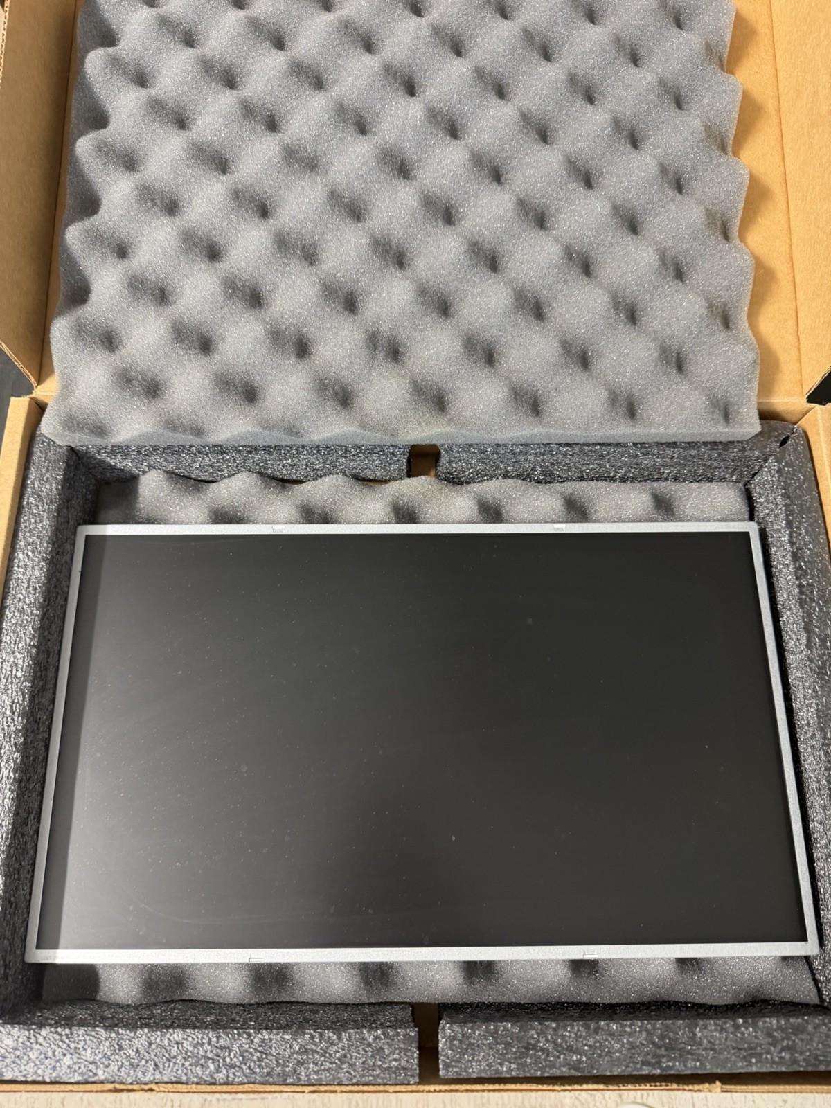 Innolux 15.6" LCD Laptop Screen 1366x768HD Laptop 40pin Matte N156BGE-L11 used