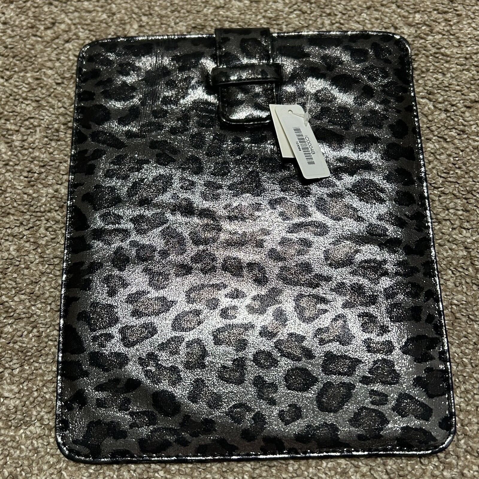 NEW iPad Soft Case Cover Pouch Metallic Silver Leopard Print 8.5”x10”