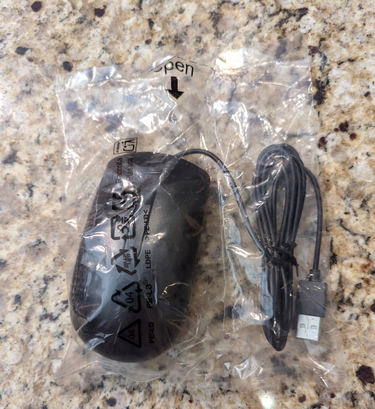 NEW Dell MS116 Optical USB Wired 3- Button Scroll Wheel Mouse