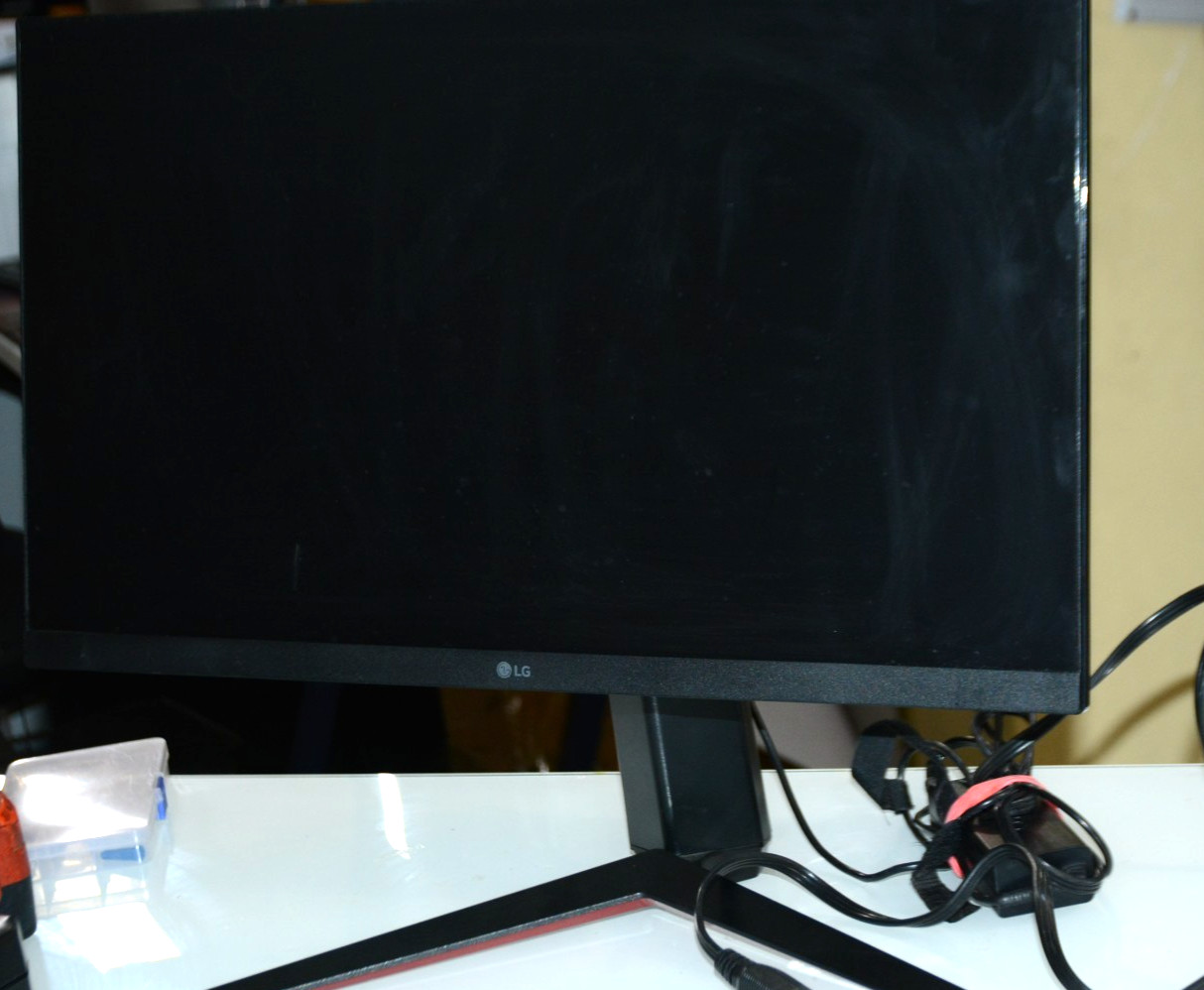 LG UltraGear 24GN650-B 24" TN LCD Gaming Monitor