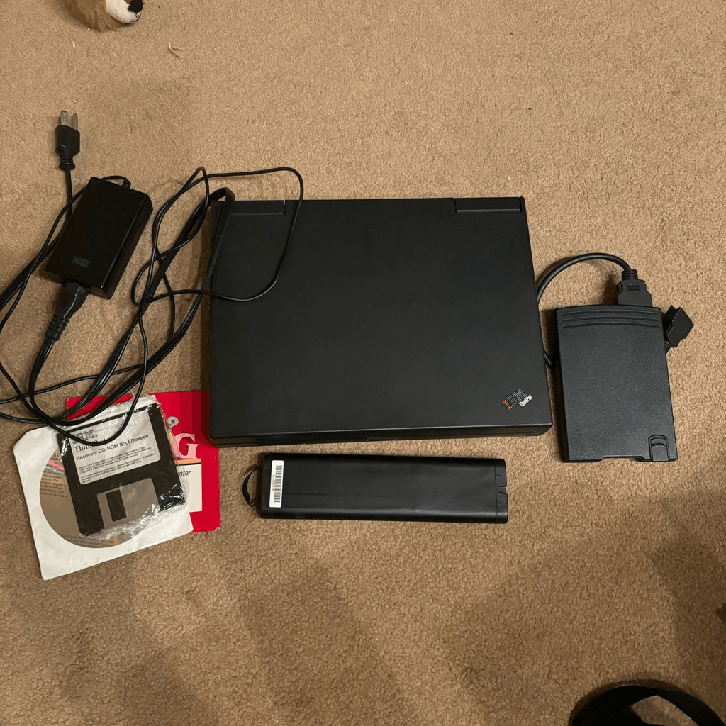 IBM 310ED ThinkPad Laptop Computer With Disks And Accessories *Works, Read*