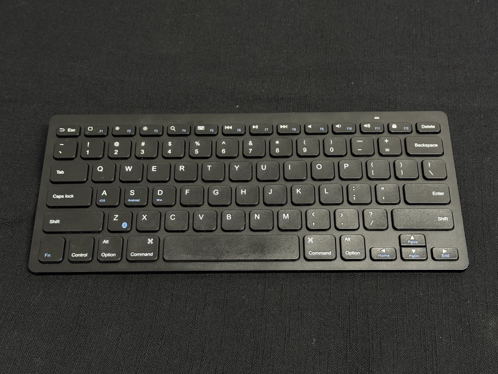 Anker A7721 Ultra Compact Bluetooth Keyboard Black Model :A7726