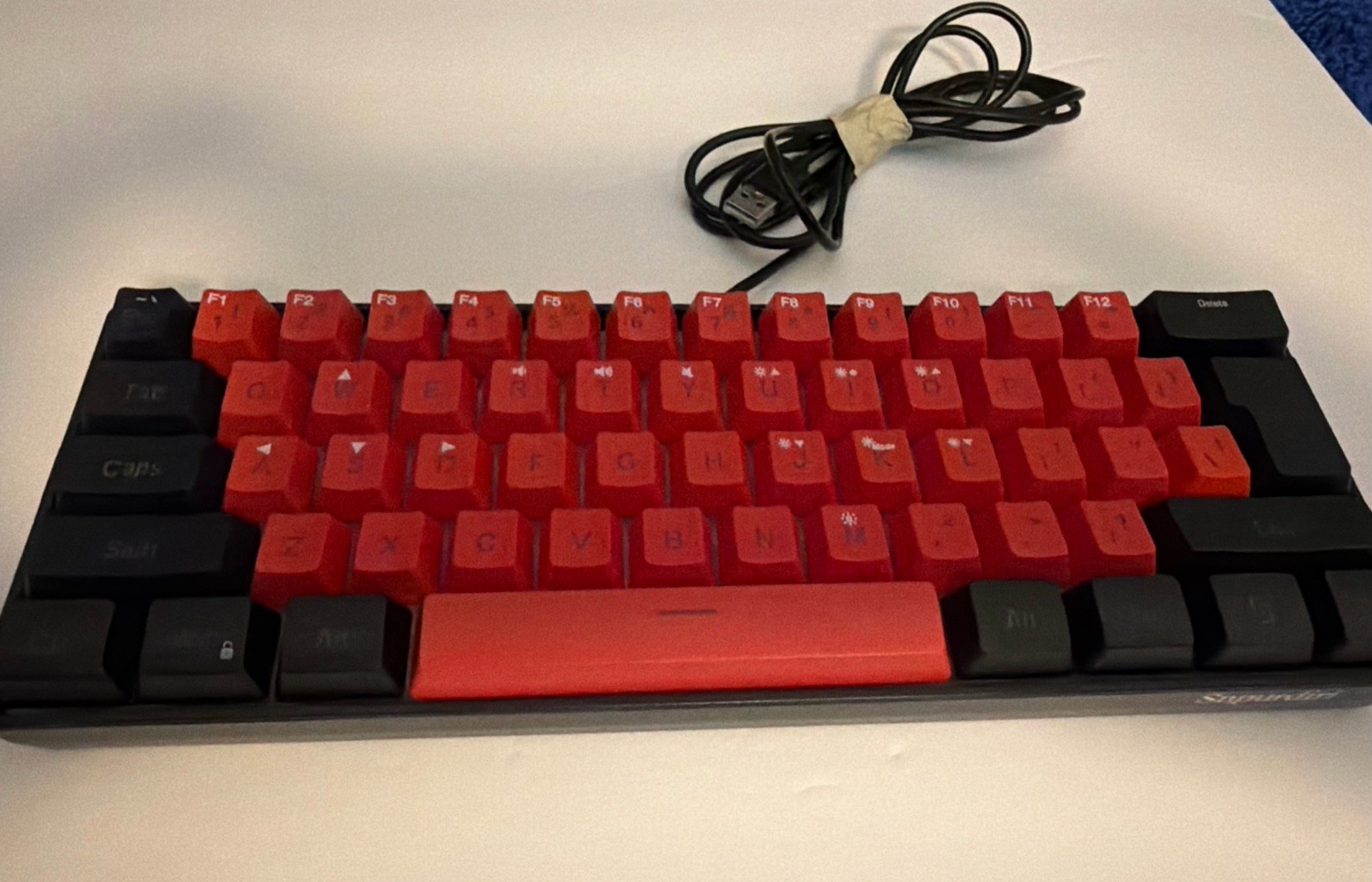 Snpurdiri 61 Key RGB Streamer Gaming Keyboard. Model V800. Great Condition 