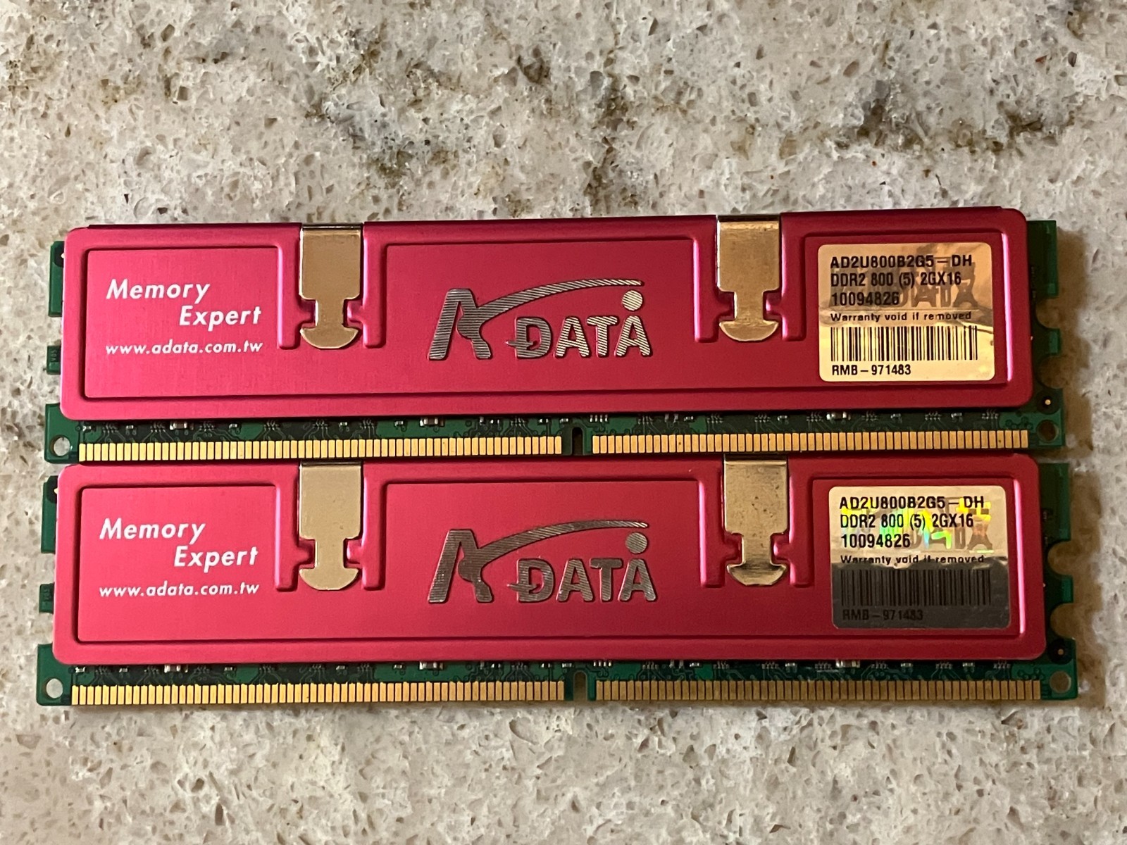 Gently Used Memory Expert A DATA 4GB DDR2 800MHZ AD2U800B2G5 Desktop Ram Kit