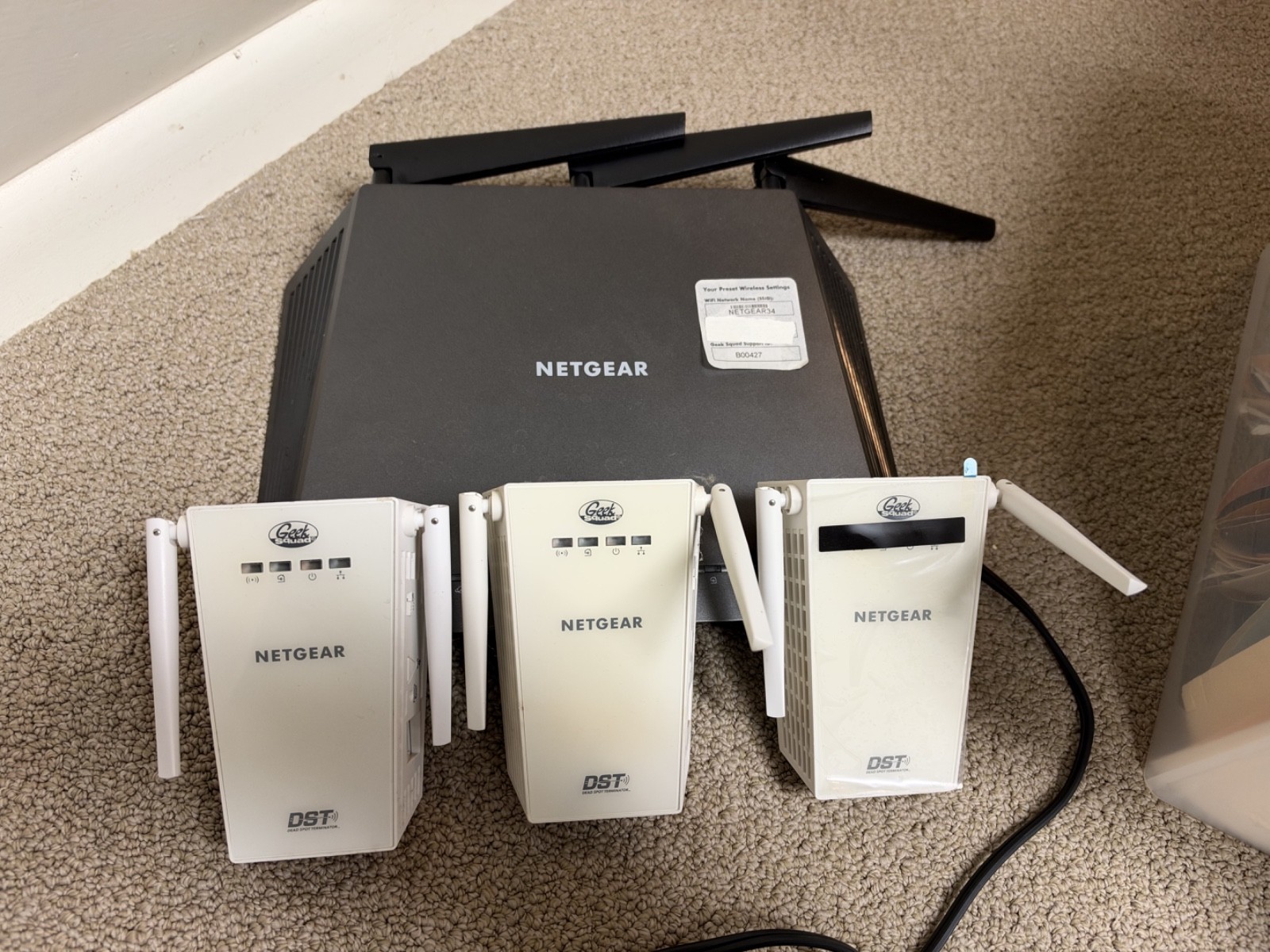 Netgear Nighthawk AC1900 DST Router, Model R7300 & 3 Netgear DST 6501 Add-on DST