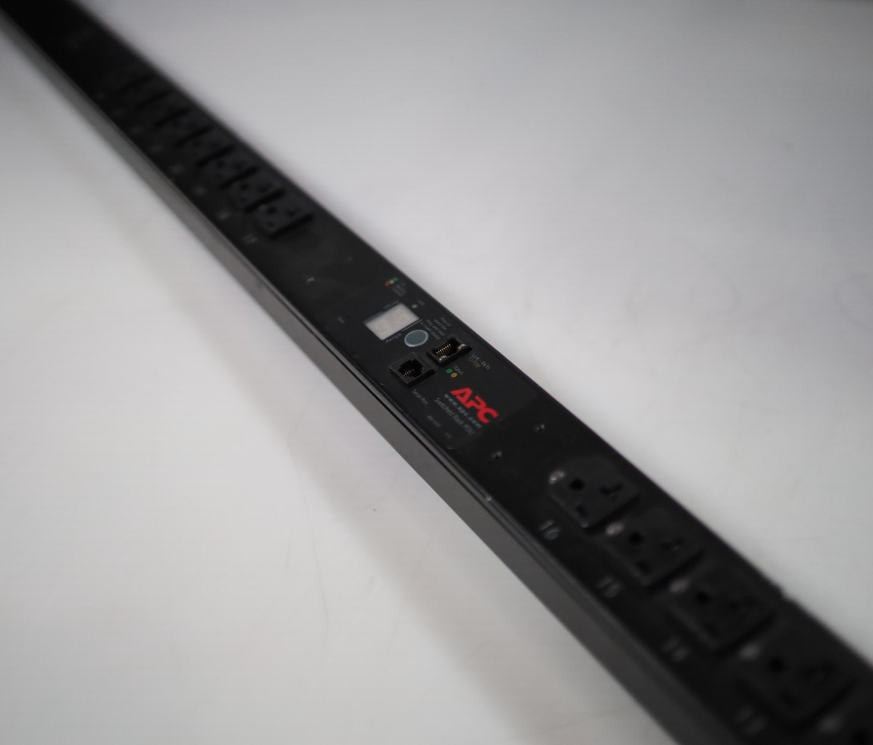 APC AP7930 Switched Rack PDU 120V 20A 24-Outlet L5-20P Local Pick Up LA