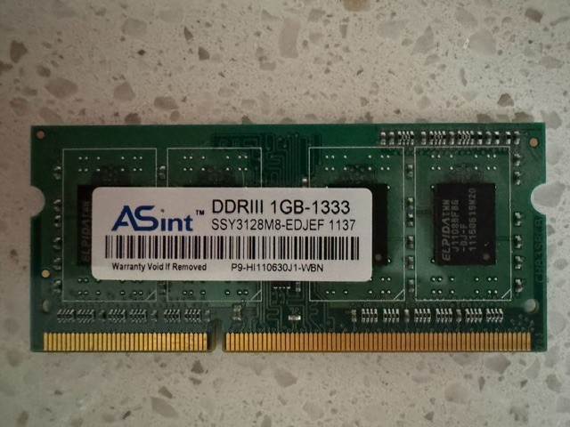 Ddriii 1GB 1333 RAM SSY3128M8-EDJEF