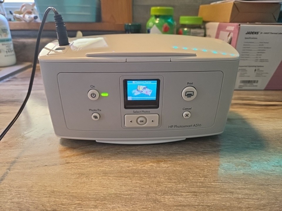 HP Photosmart A512 Mobile Compact  Photo Printer W/ Cord,Software Disc,Instru BN
