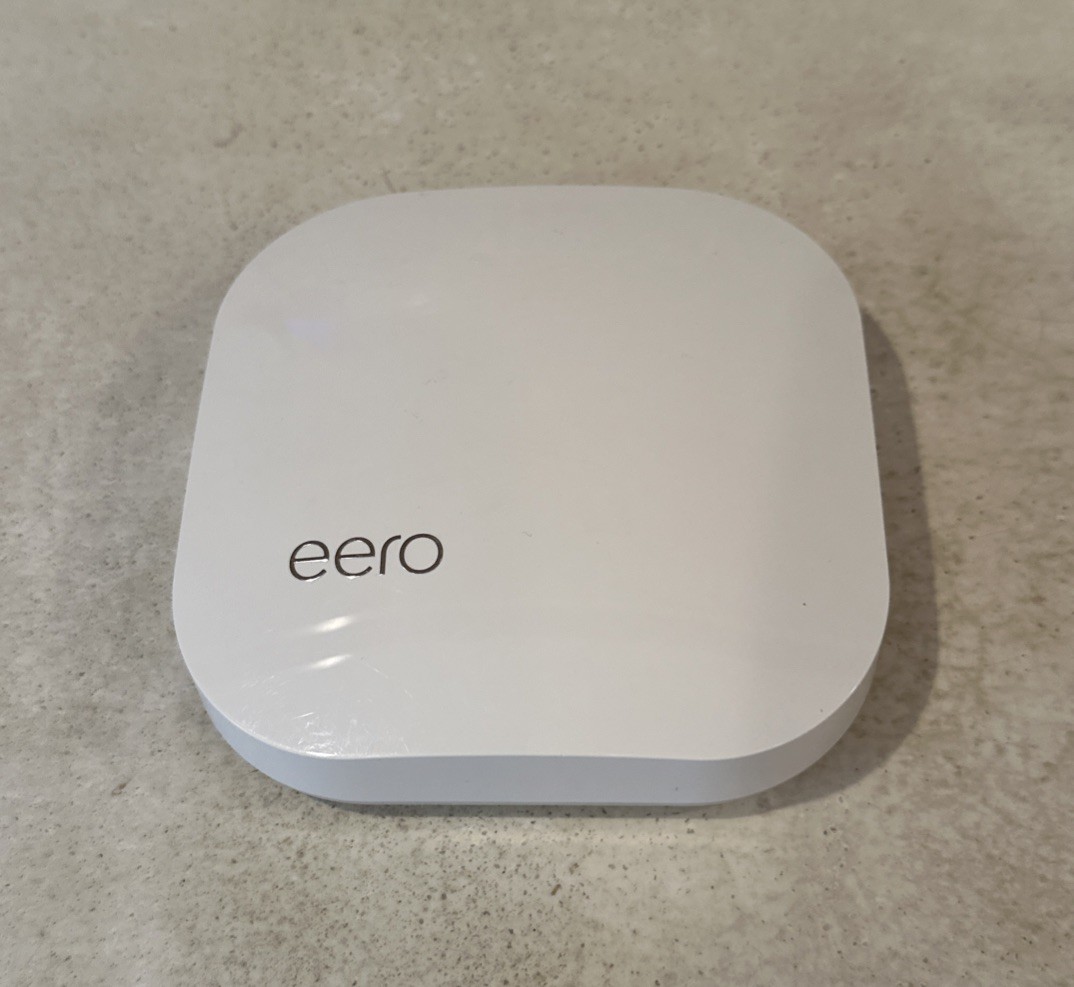 Eero Pro Model B010001 Router -White 