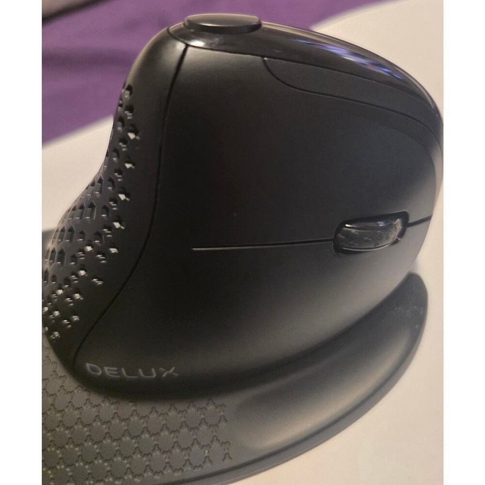 PRE-HOLIDAY SALE Ergonomic Wireless Vertical Mouse