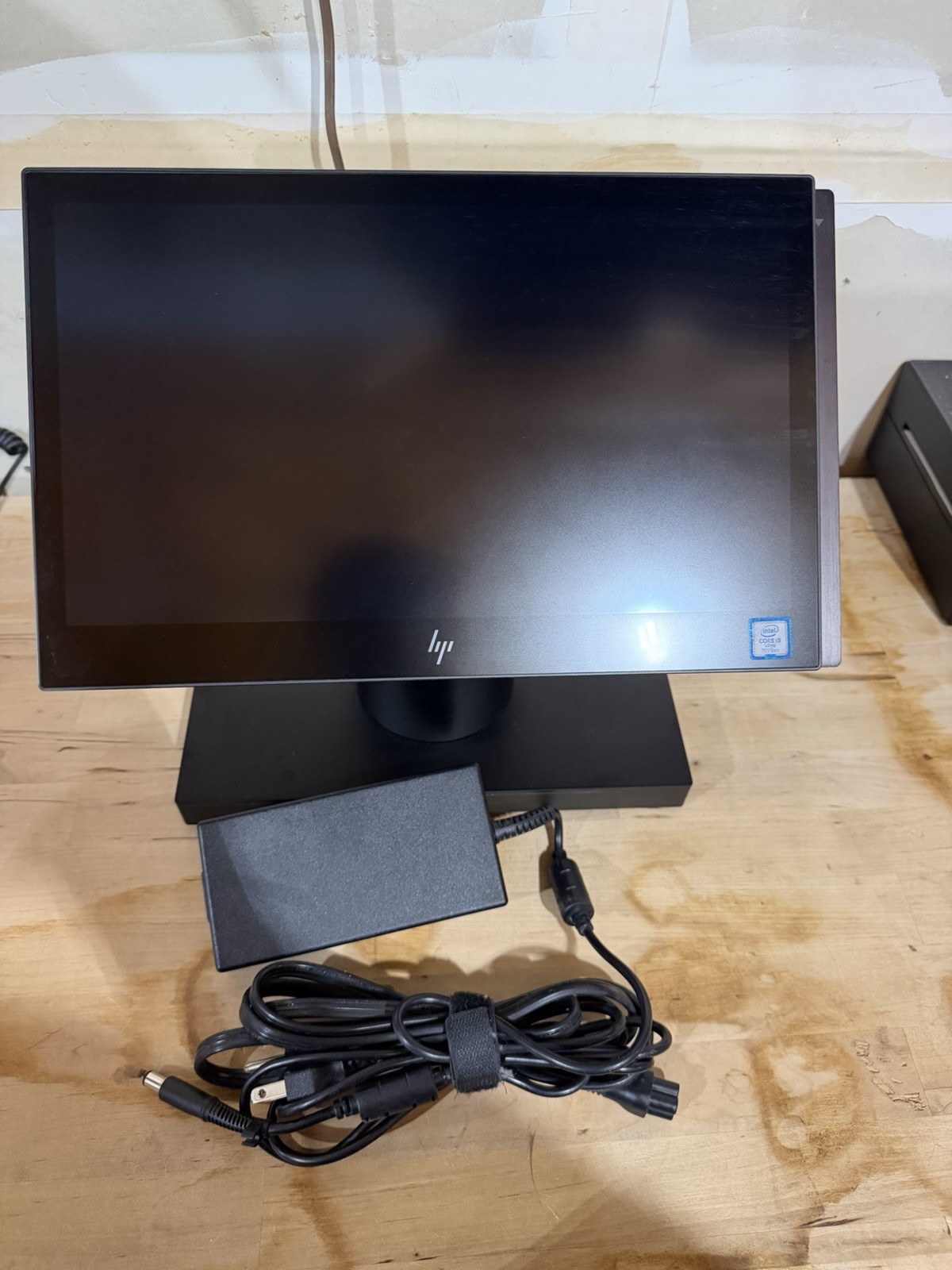 HP Engage One Pro All In One System i5, 8GB, 128GB SSD, Win11Pro, with charger