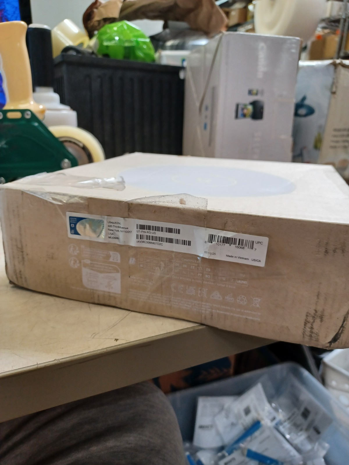 Ubiquiti UniFi U7 Pro XG (U7-PRO-XG-US) – Wi-Fi 7 Tri-Band 10GbE PoE+
