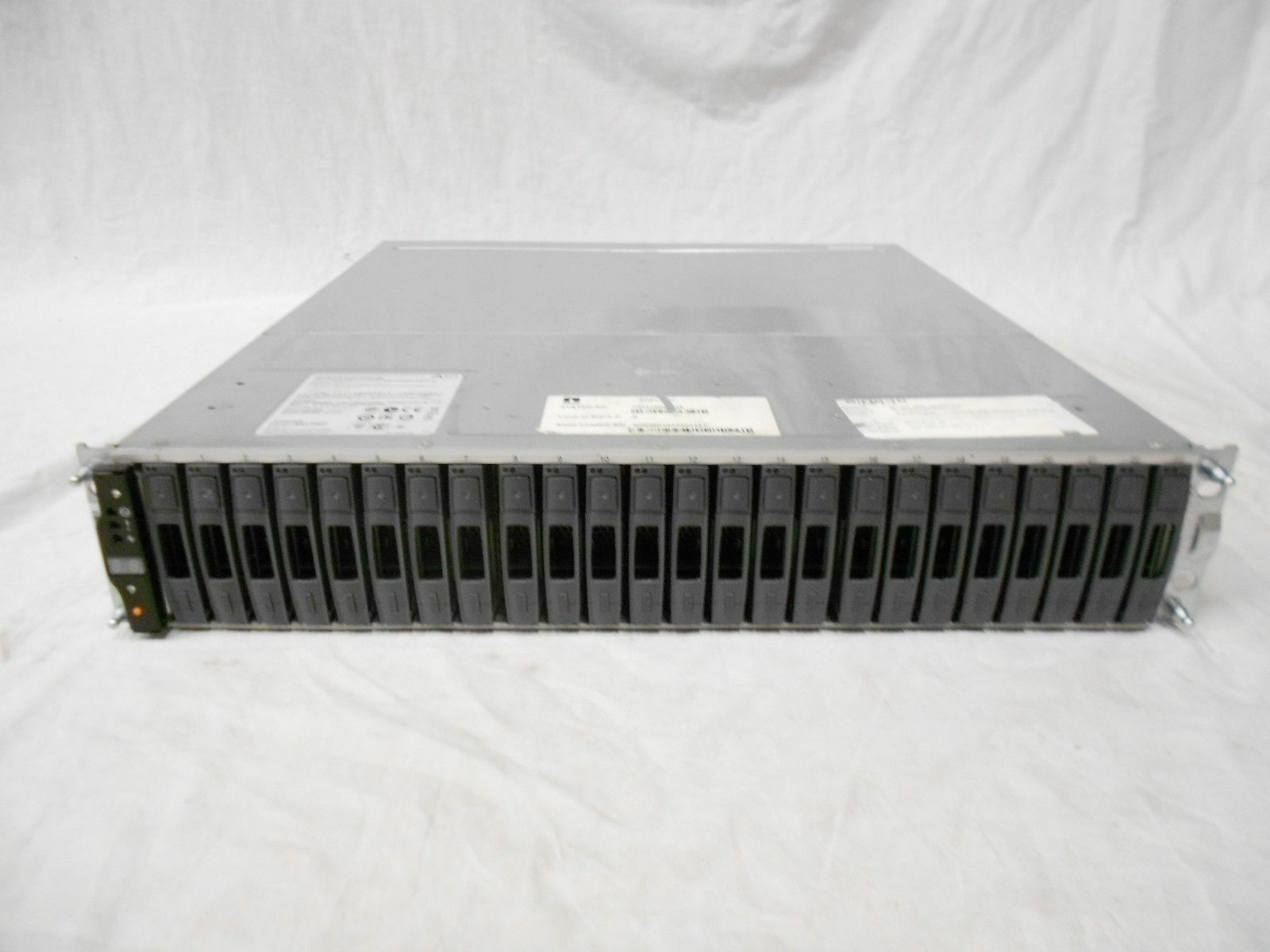 Netapp DS2246 Storage Expansion Array 24x SAS Trays 111-00721 2xPS No Controller