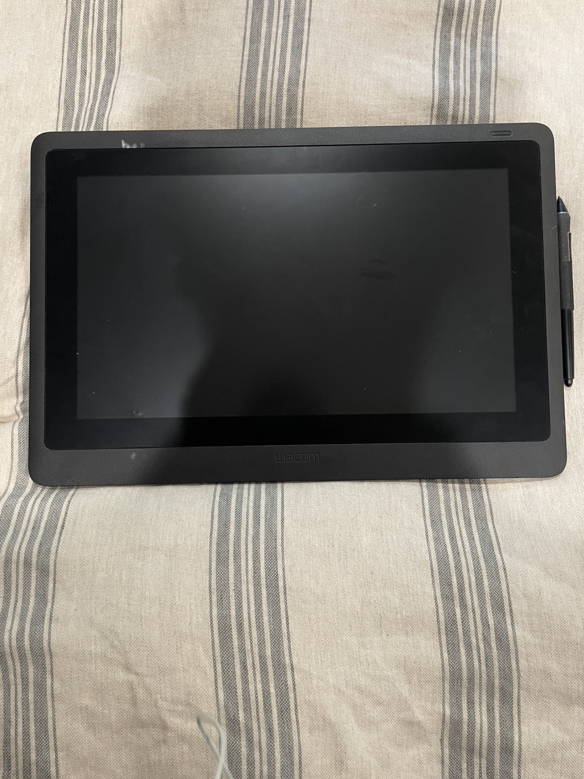 Wacom Cintiq 16 DTK-1660 Graphics Drawing Tablet w/ Screen & Pen #NB6399