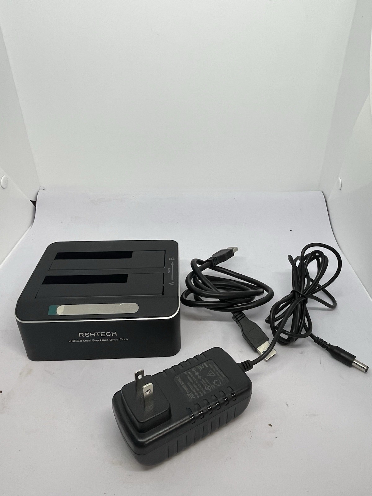 RSHTECH USB 3.0 Dual Bay Hard Drive Docking Station for 2.5/3.5 SATA HDD SSD