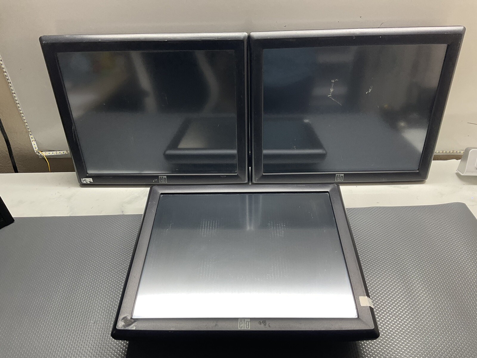 ELO TouchScreen LCD Monitor USB VGA ET1715L-7CWB-1-GY-G/lot of 3/JUA493