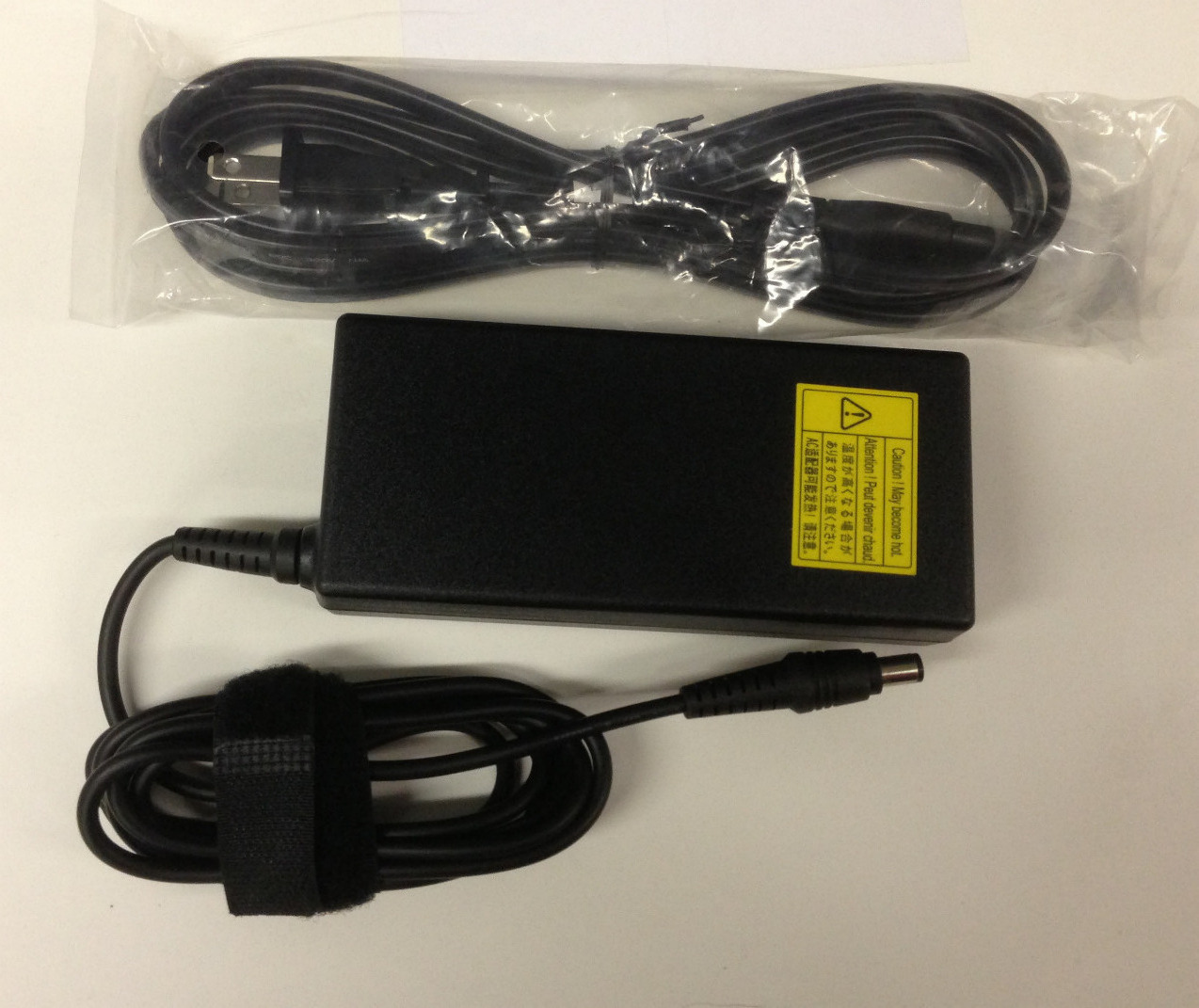 TOSHIBA UNIVERSAL 90W GLOBAL AC ADAPTER ROHS COMPLIANT PA2521U-3ACA BRAND NEW