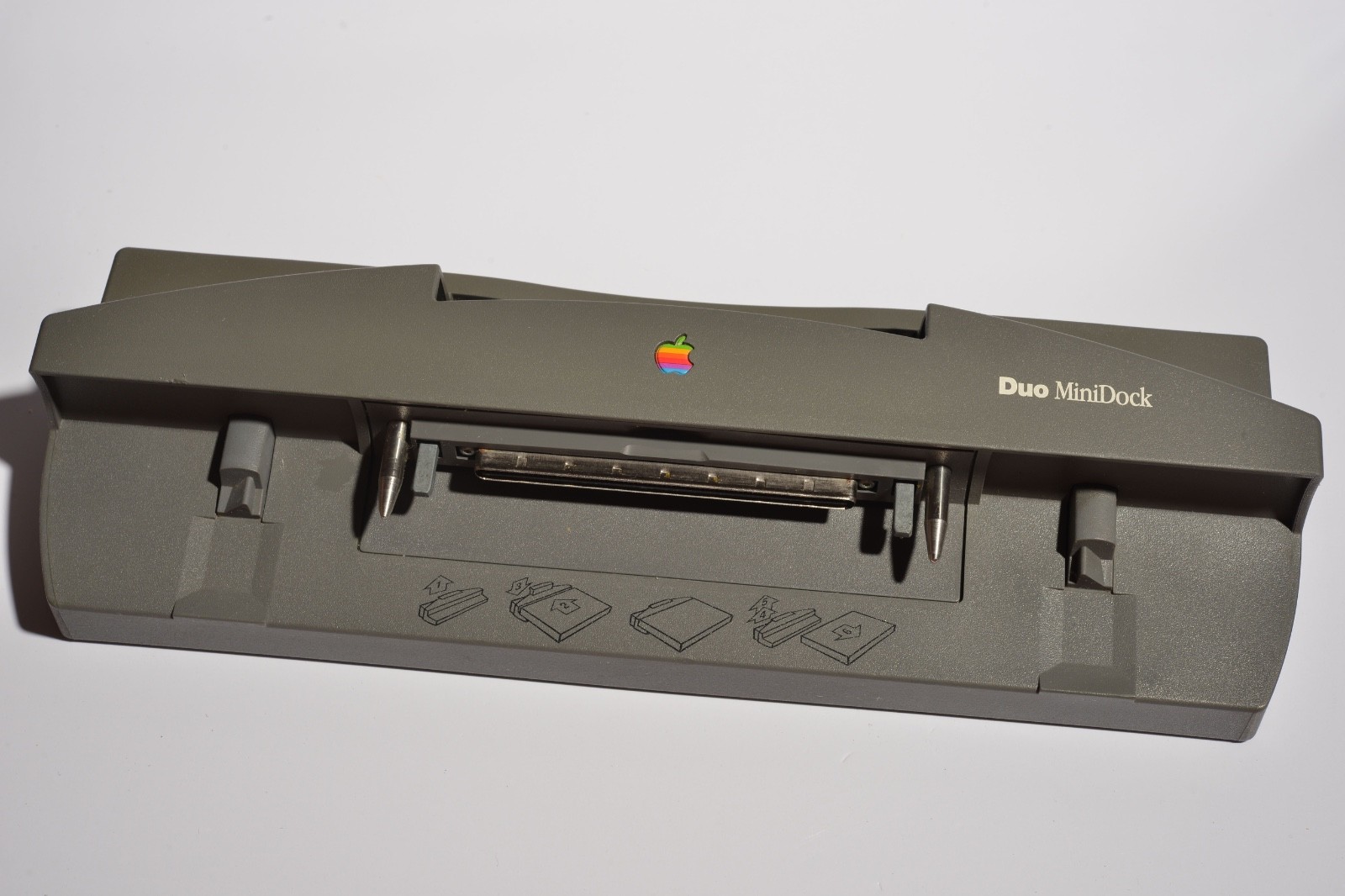 Apple Macintosh PowerBook Duo MiniDock M7780 Dock ADB SCSI Video Broken Hinge