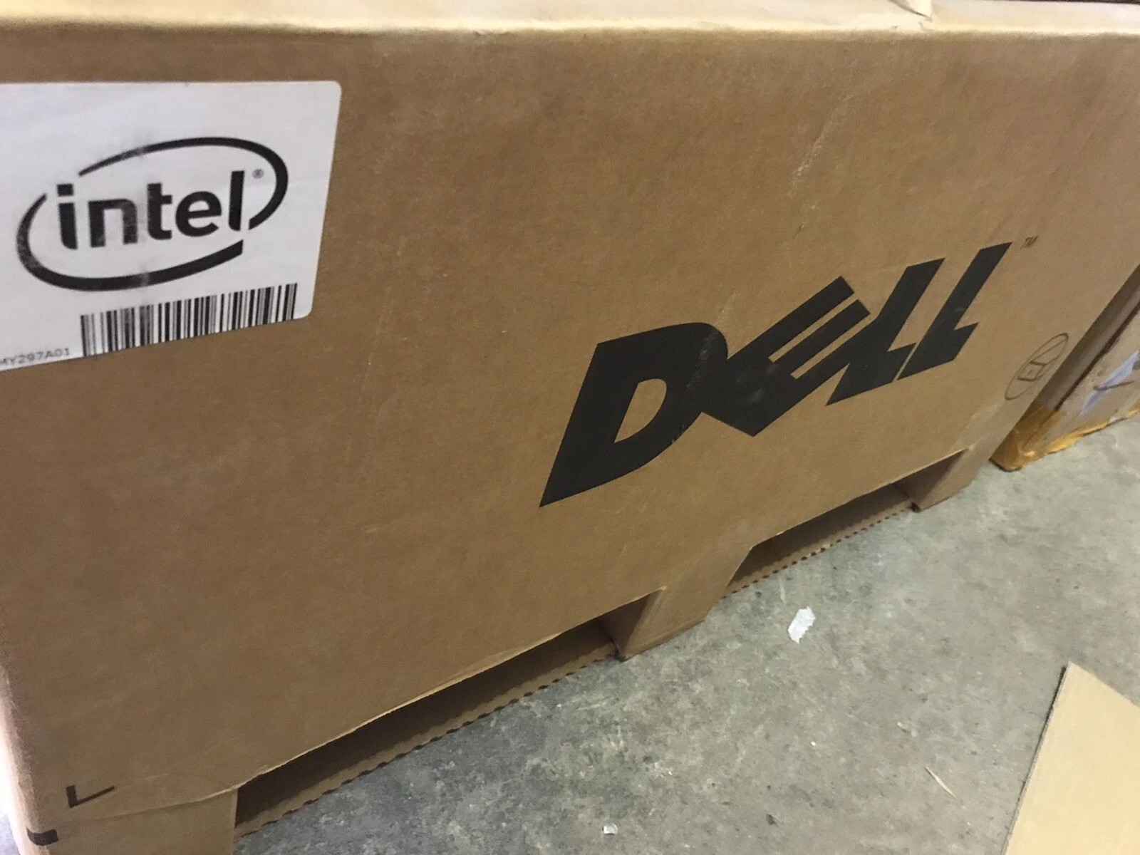 Dell PowerEdge R900 Server 4x Xeon Quad, 64GB RAM, 2x 73GB, New
