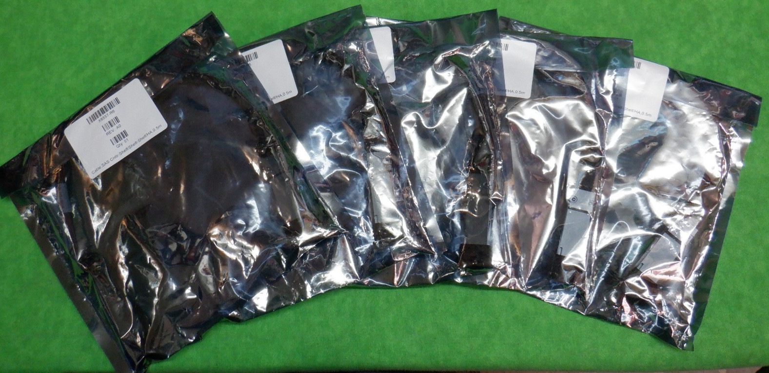 NetApp Amphenol X6557-R6 External SAS Cable 0.5M  New Sealed  LOT OF 5