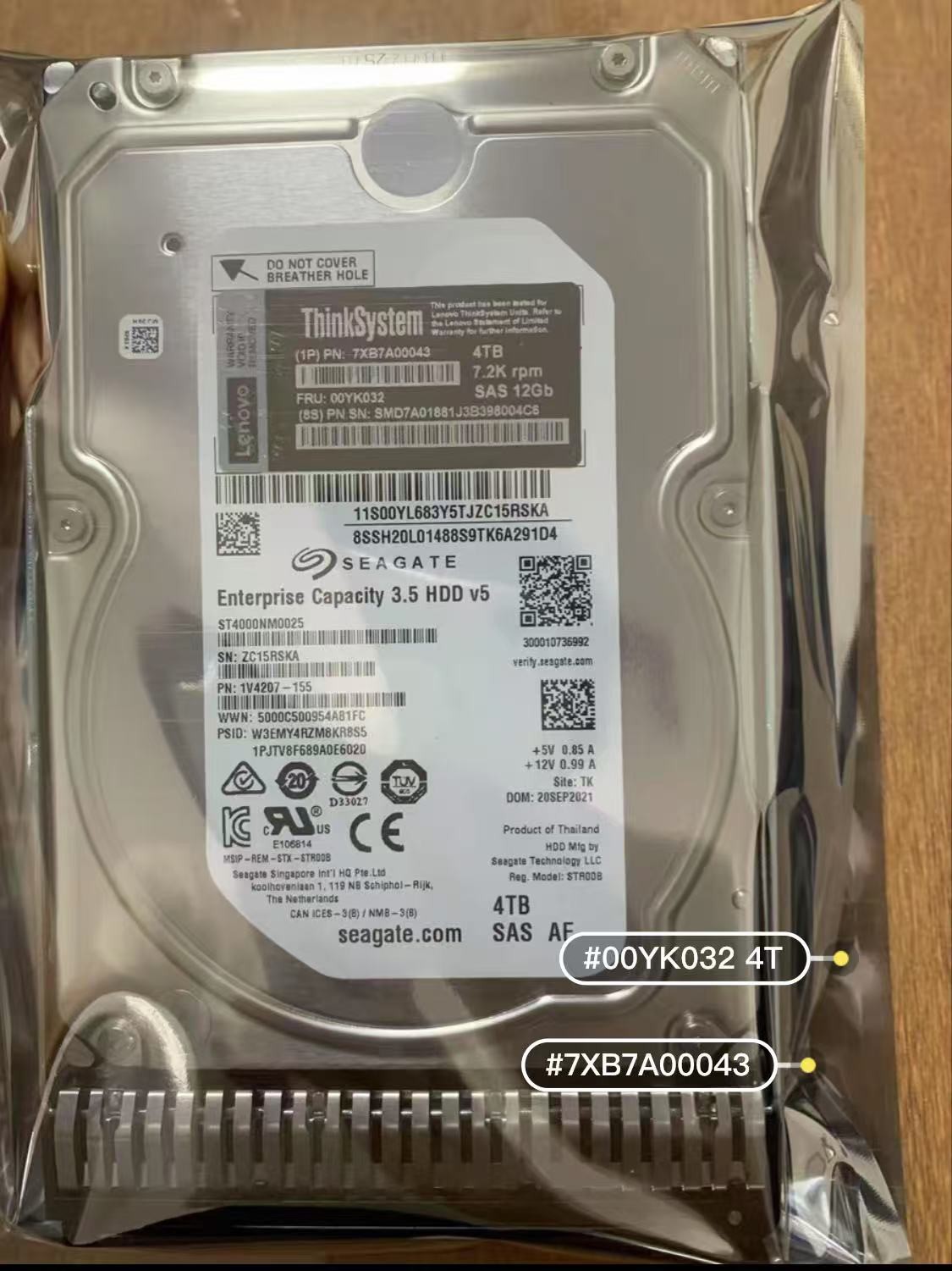 Lenovo 7XB7A00043 00YK032 ThinkSystem 3.5" 4TB 7.2K SAS 12Gb Hot Swap 512n HDD
