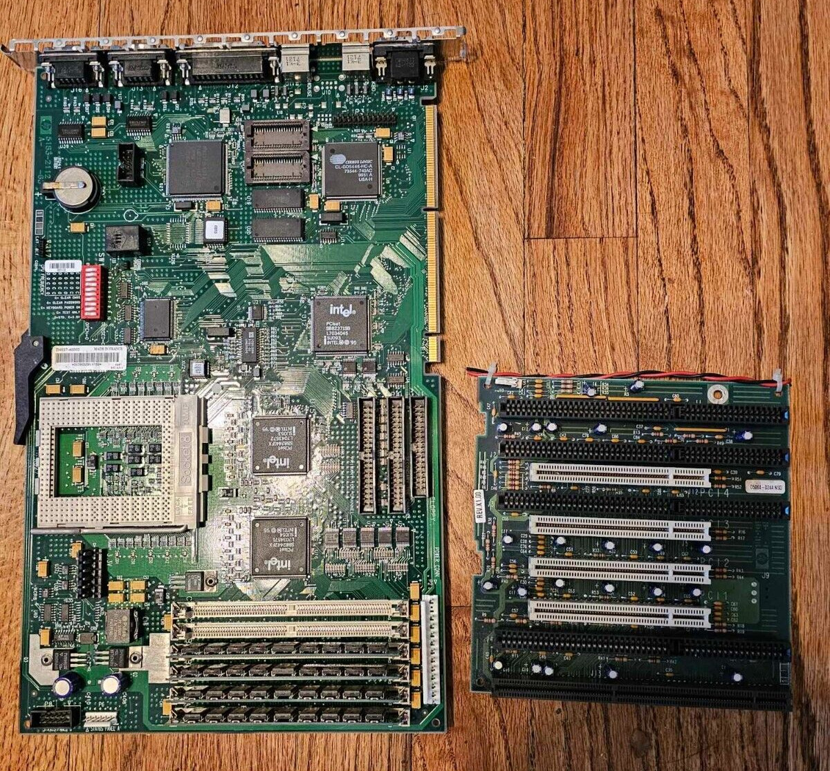 Rare Vintage D4937-60002 - HP D4937-60002 SYSTEM BOARD NETSERVER E40 Pentium Pro