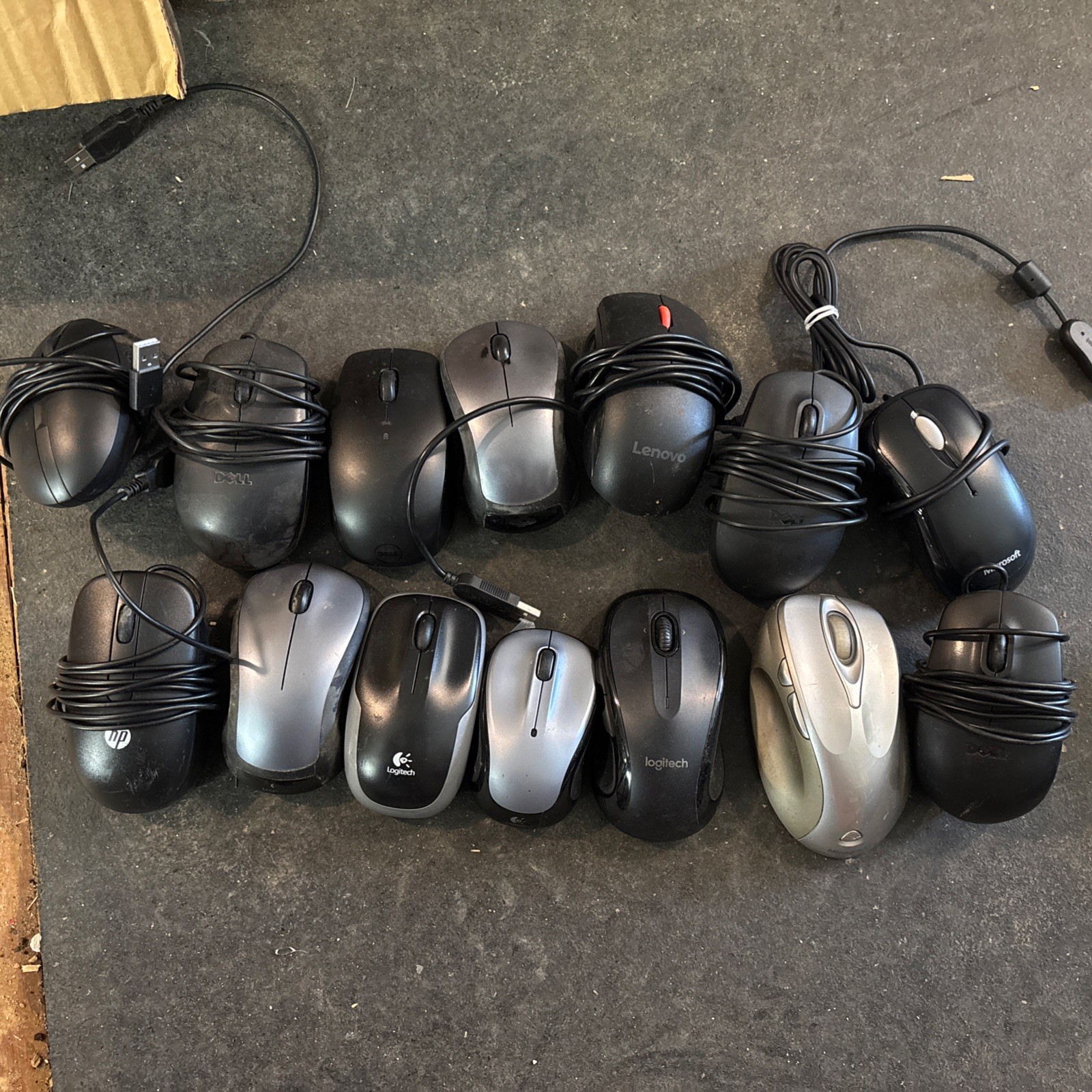 MIXED LOT OF 14 Used HP Dell Lenovo Logitech Microsoft Wired/Wireless USB Mouse