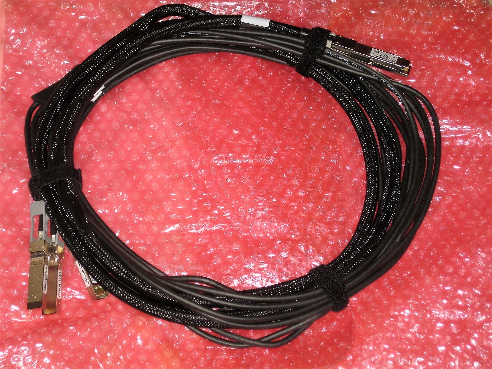 Genuine Cisco QSFP-4SFP10G-CU5M 4xSFP10G PASSIVE Copper Cable 37-1321-03 5Meter