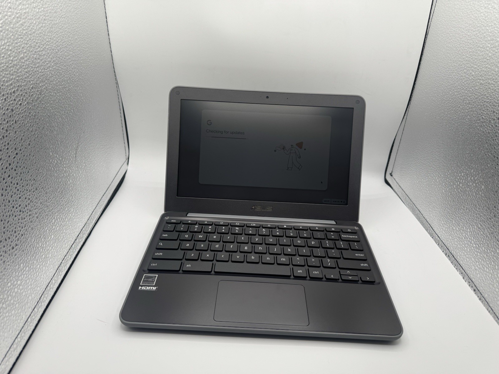 Asus C203x Chromebook 1.6GHz 4GB RAM 16GB SSD 11.6" HDMI Chrome OS with Charger