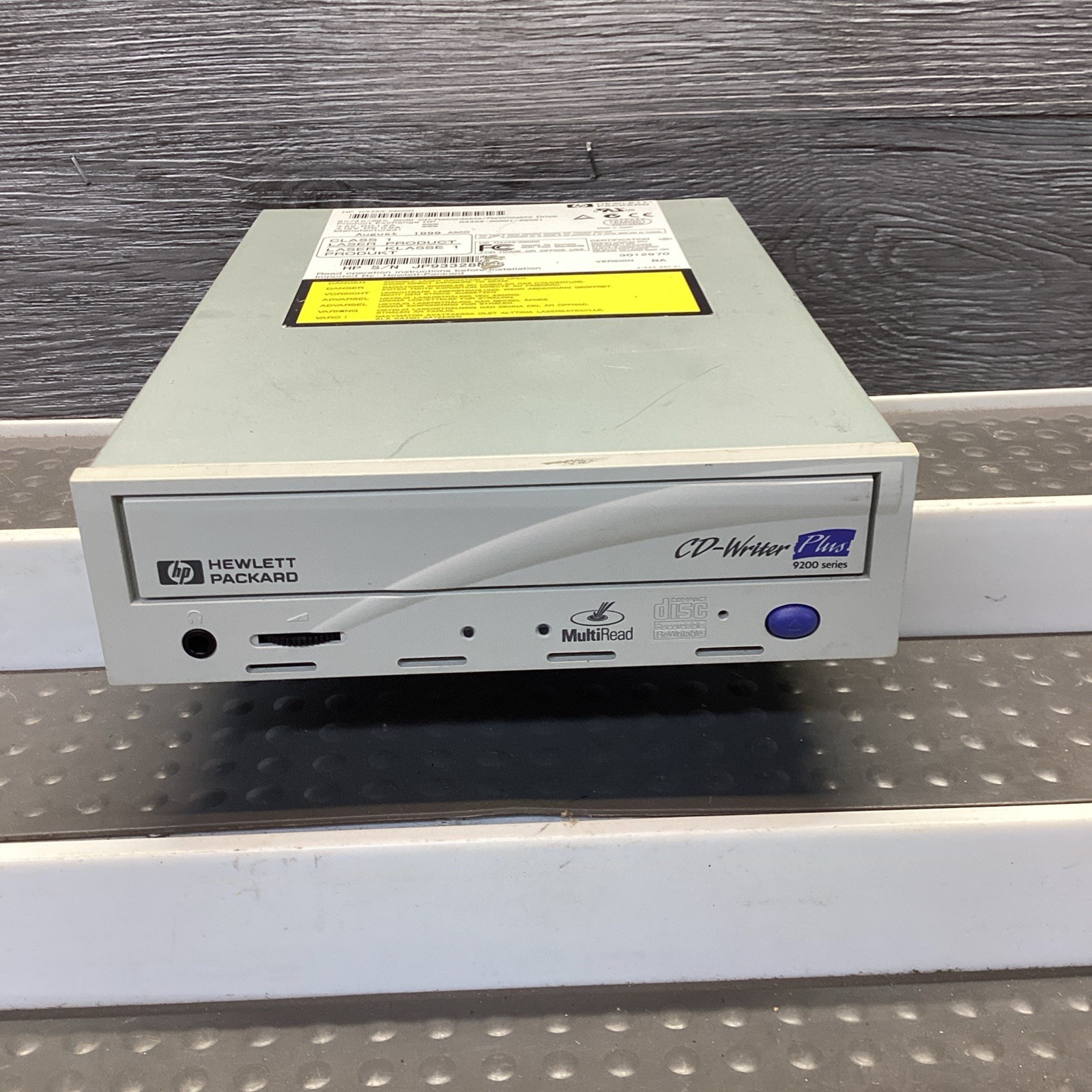Vintage HP CD Writer Plus Internal SCSI CD RW Burner Drive C4455-56000 8x4x32