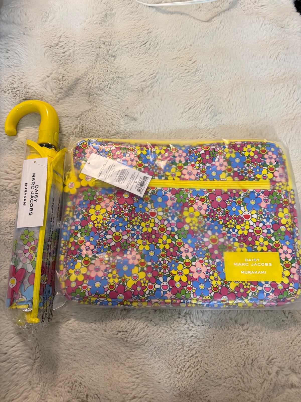 Super Cute Marc Jacobs laptop case and matching umbrella