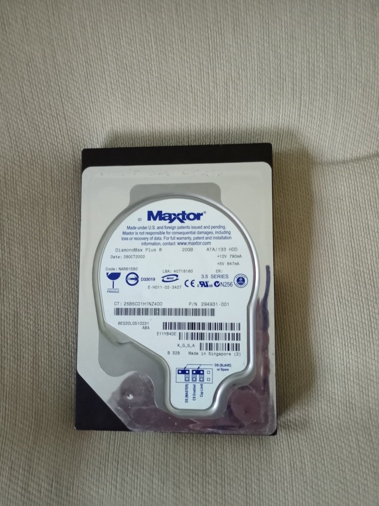 MAXTOR DiamondMax Plus 8 Internal IDE/ATA Hard Drive - 20 GB 