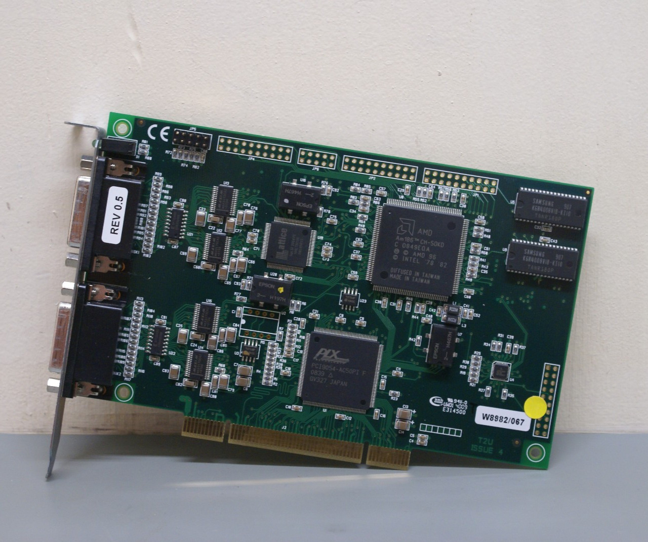FarSite Communications FarSync T2U PCI synchronous communication card    1E
