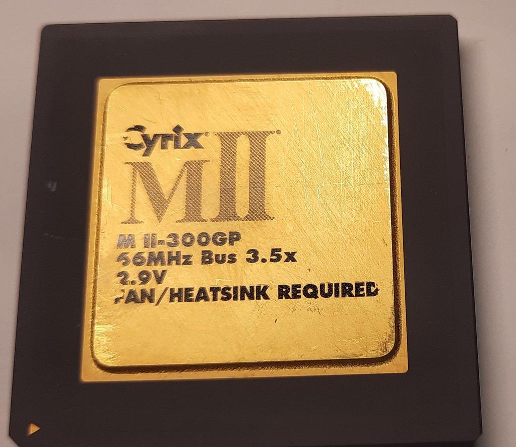 Cyrix MII 300GP 66 MHZ Bus 3X 2.9v Ceramic CPU Processor Gold 6x86 09