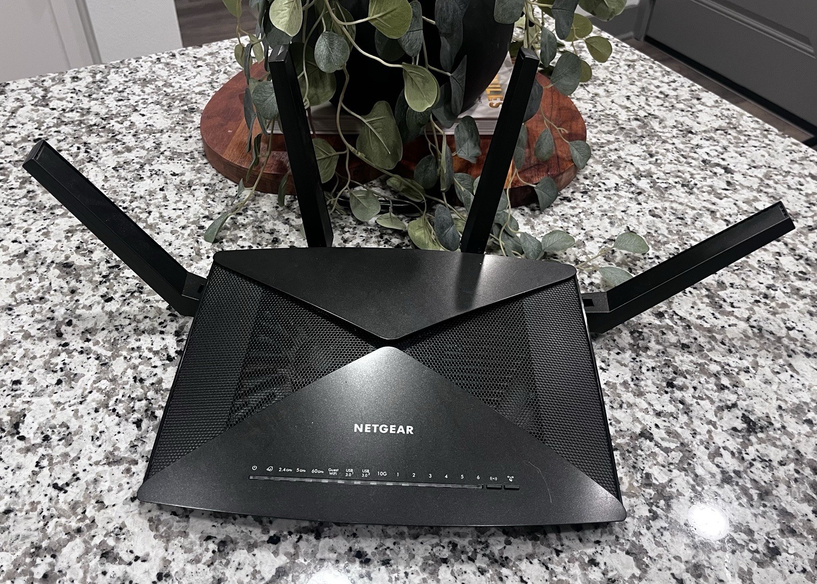 NETGEAR Nighthawk X10 AD7200 Smart WiFi Router (Model R9000) NO POWER CABLE