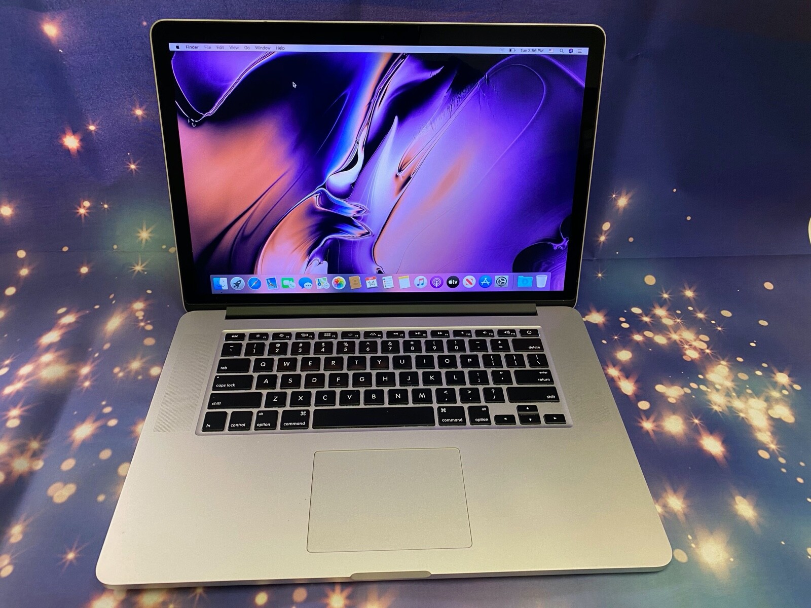 2015 Apple MacBook Pro 15" Retina / Quad Core i7 /16GB/256GB SSD HD. Os Monterey