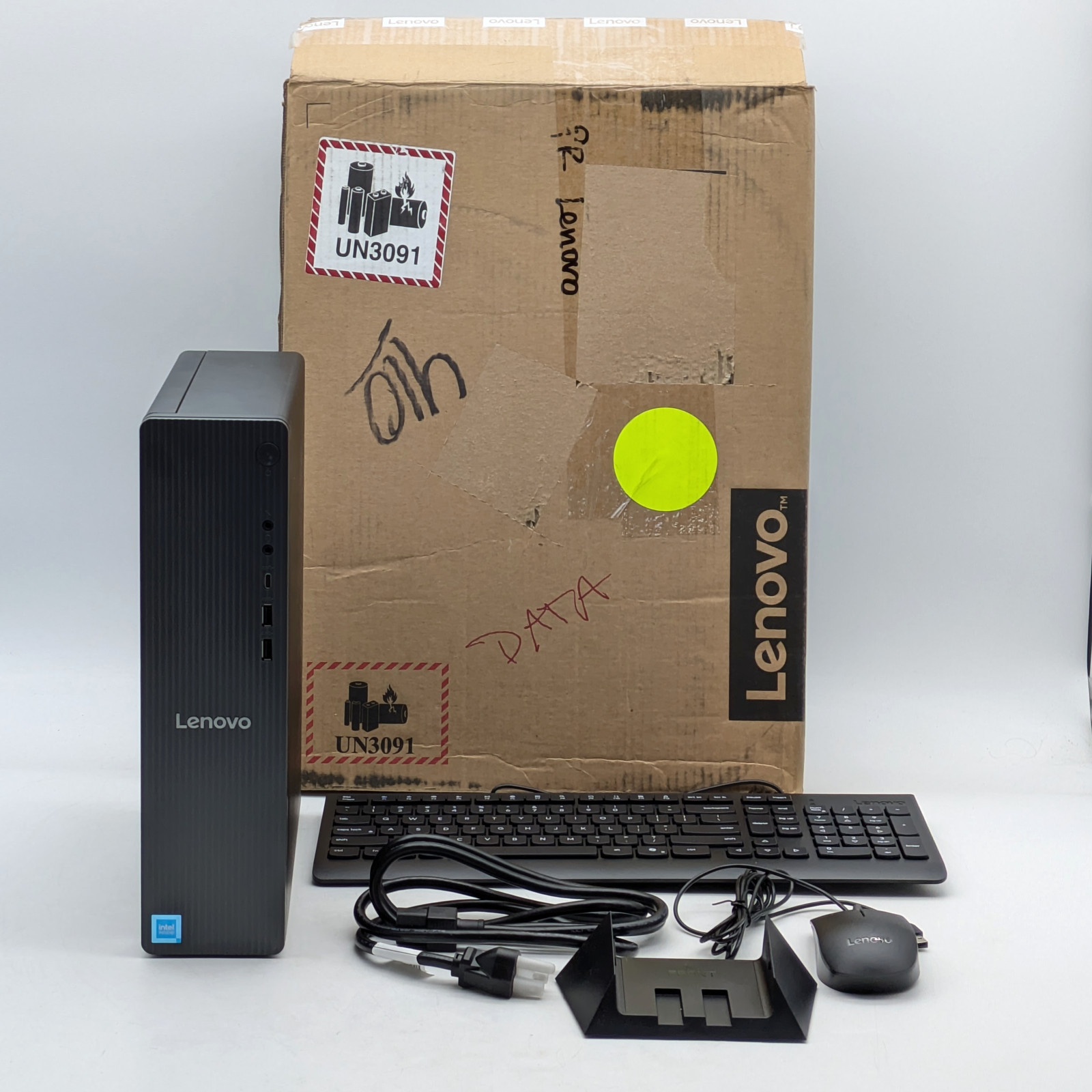 Lenovo IdeaCentre Tower 08IRR9 Intel 300 8GB DDR5 256GB SSD Windows 11