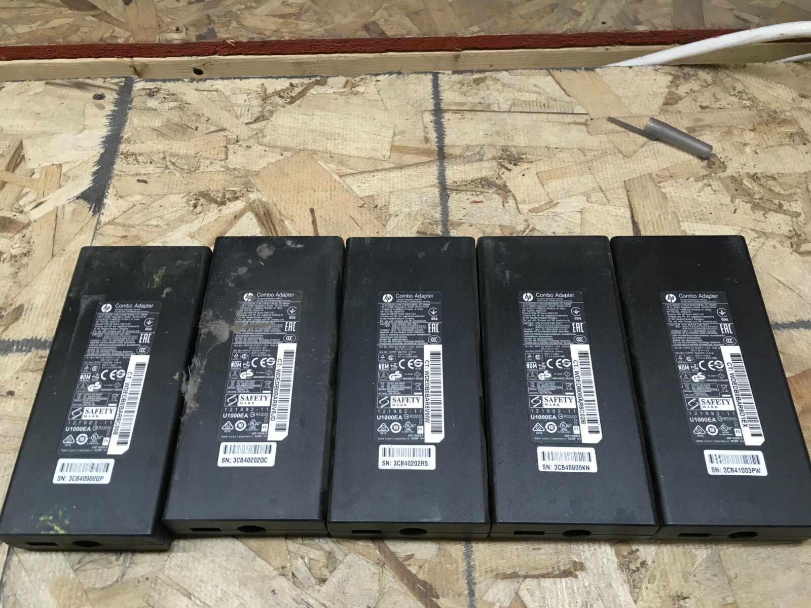 Lot of 30 HP Combo Adapter HSTNN-DA36 100W 19.5V 4.62A 696960-001 NO cables 
