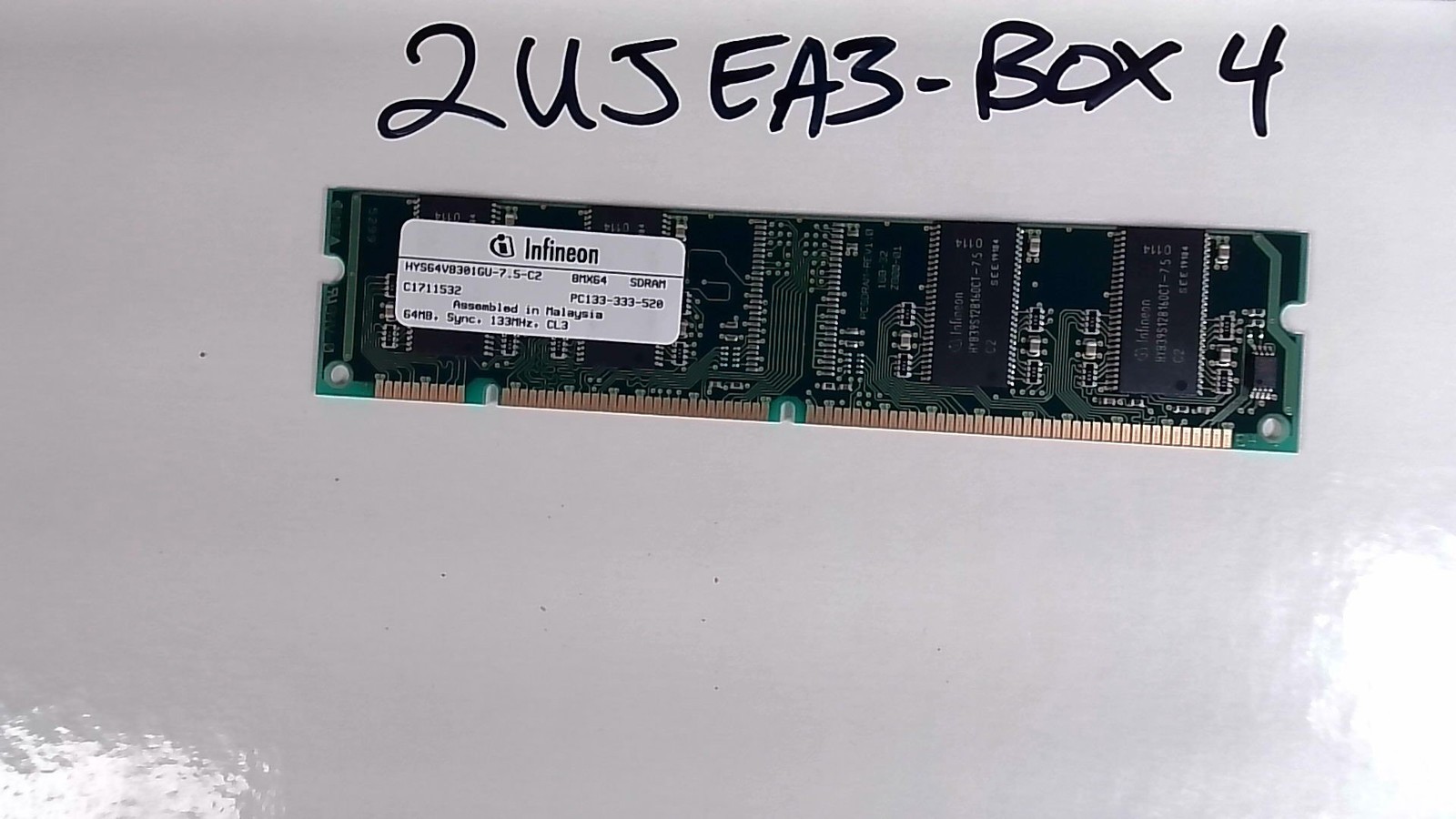 Infineon HYS64V8301GU-7.5-C2 64MB PC133 Non-ECC Unbuffered CL3 168-Pin SIMM