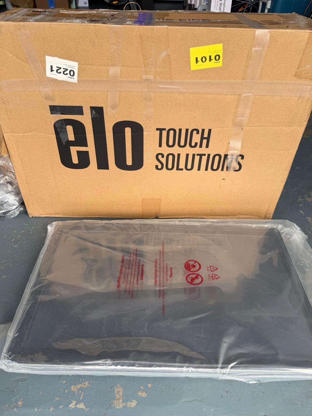 Elo Touch Solutions 22in Touchscreen LCD Monitor 1080p Widescreen 0221 HDMI