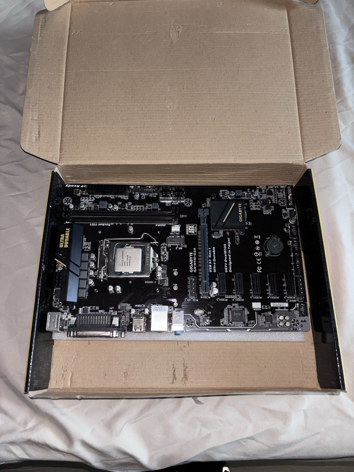 Gigabyte GA-H110-D3A ATX LGA 1151 Motherboard + Intel Celeron G3900 2.8GHz CPU