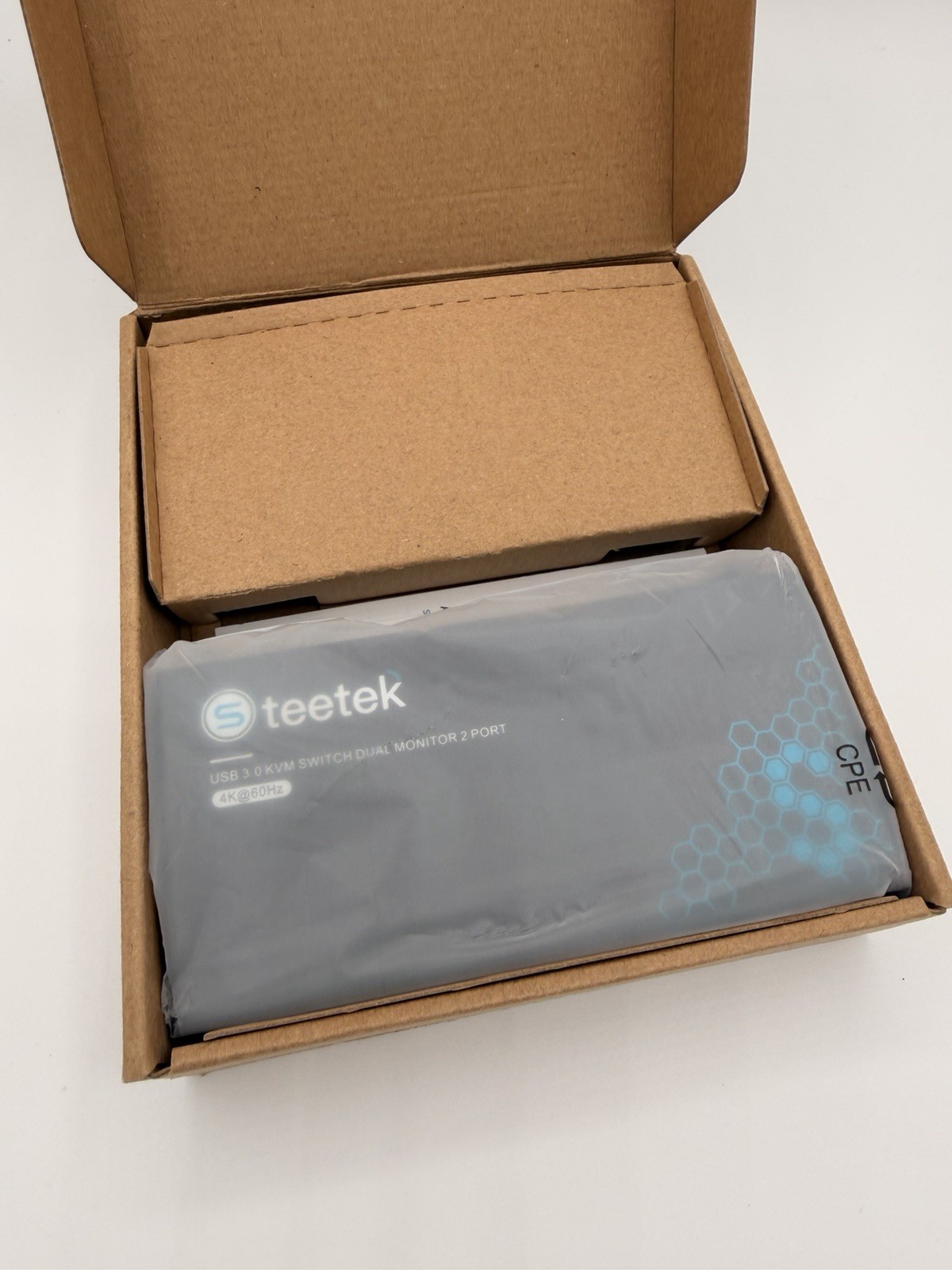 Teetek USB 3.0 DP KVM Switch 2x2 8K 60Hz Dual Monitor w Remote